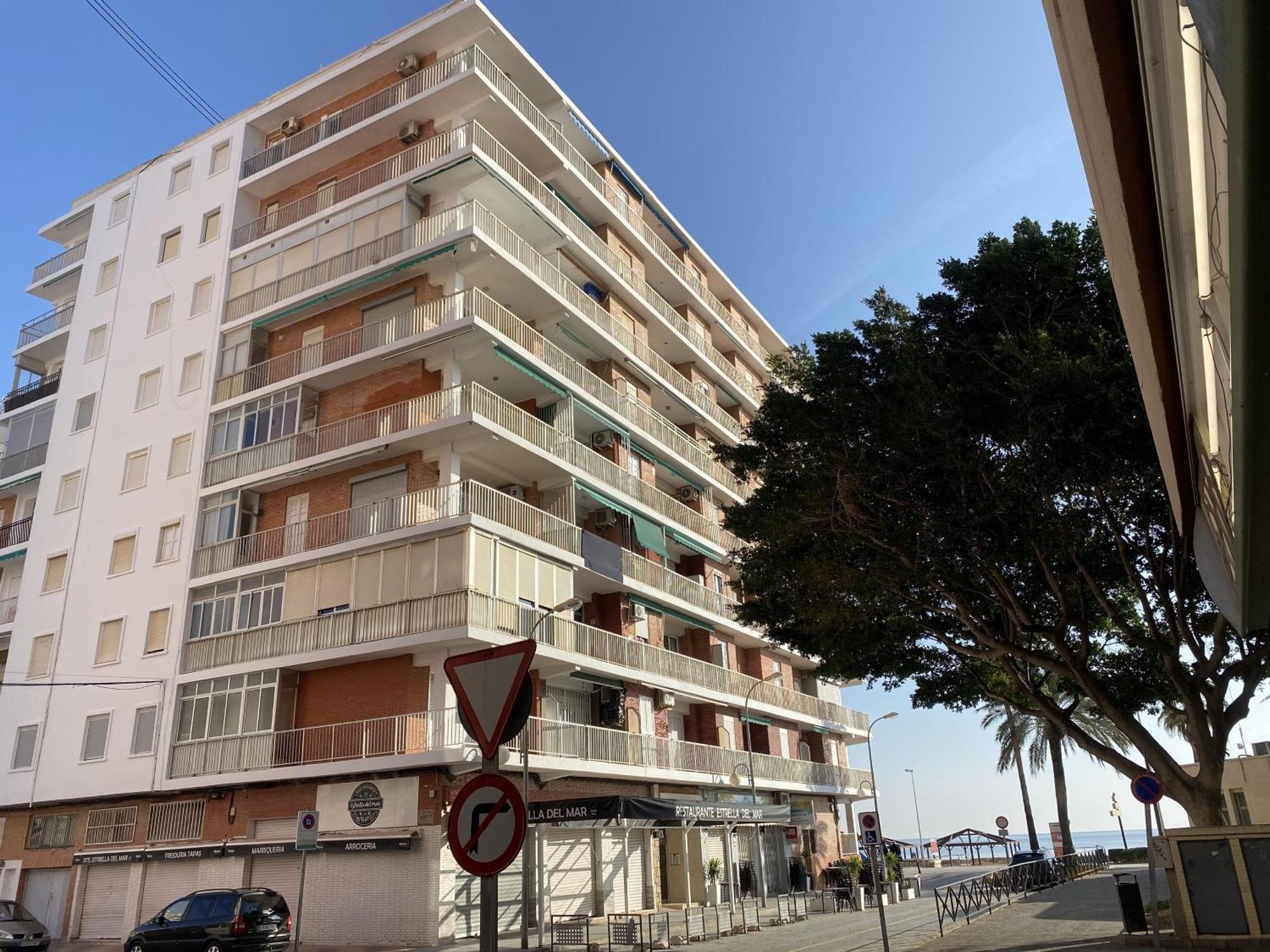 Beachfront And Cozy Apartment Cullera Exterior foto