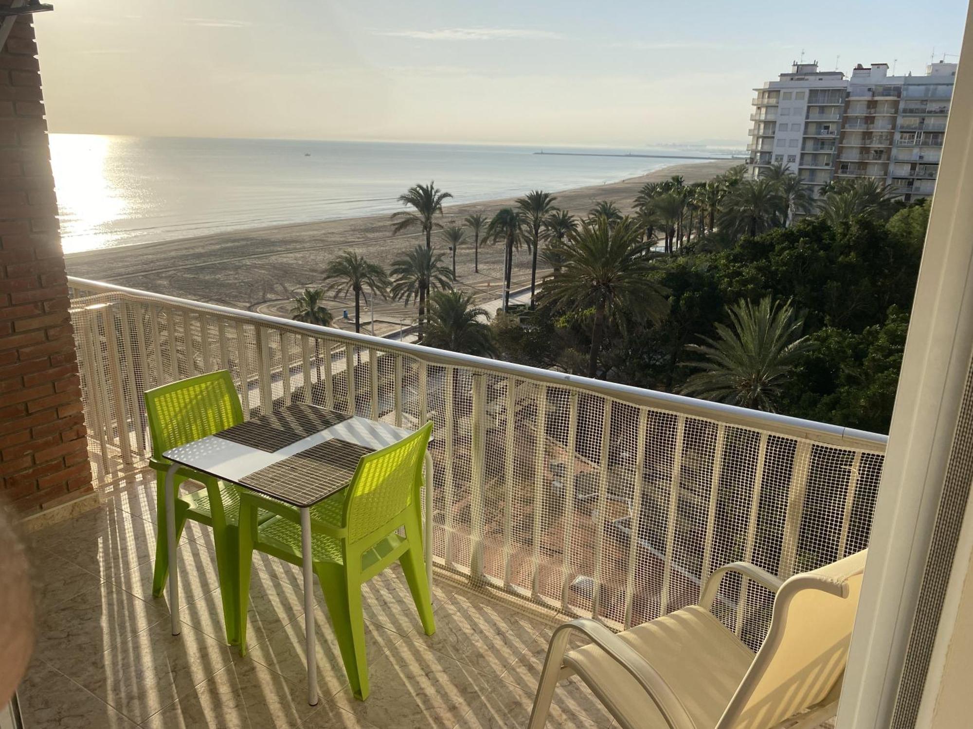Beachfront And Cozy Apartment Cullera Exterior foto